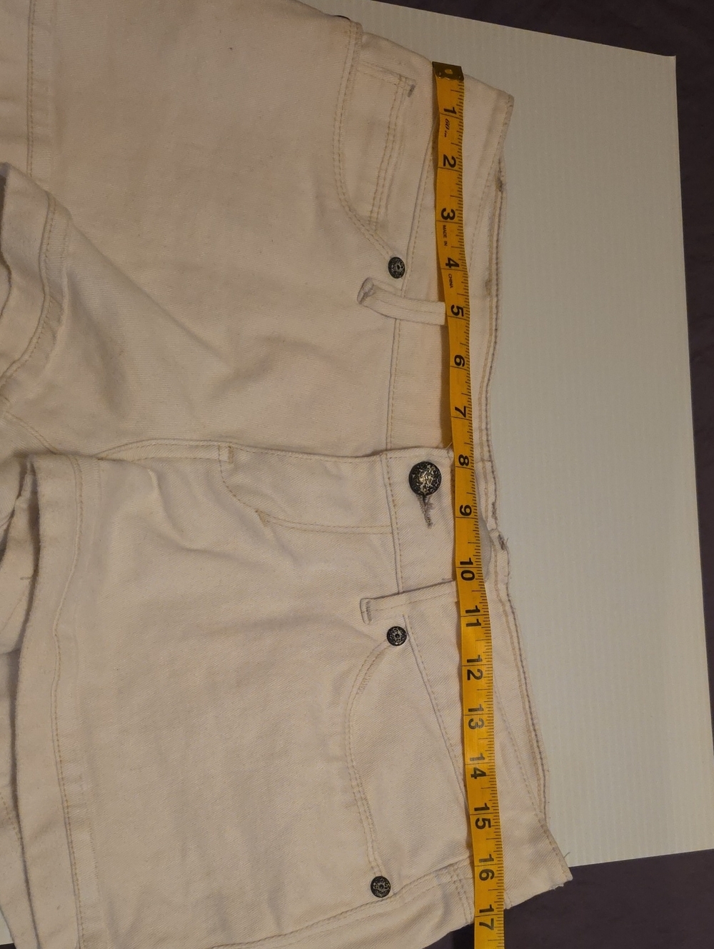 Levi's Women's Jean Shorts in Cream